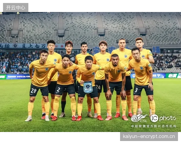 深圳新鹏城在赛季中段状态回暖，连续取分使其暂时逃离降级区。